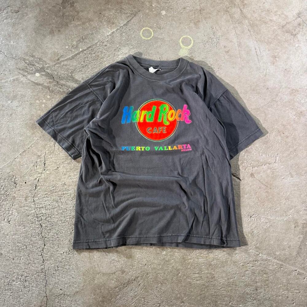Vintage 90’s Black Hard Rock Cafe Graphic T-Shirt